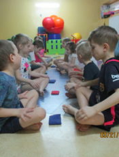 Zajęcia pokazowe z gimnastyki korekcyjnej dla rodziców starszaków