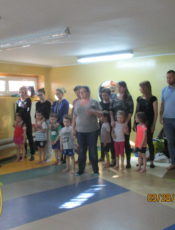 Zajęcia pokazowe z gimnastyki korekcyjnej dla rodziców dzieci młodszych