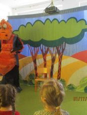 Teatrzyk „smok cudaczek wysmiewaczek”