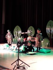 mała forma sceniczna w pałacu młodzieży