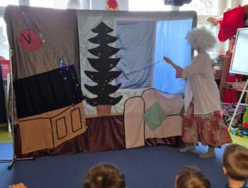 Teatrzyk „Opowieść Wigilijna” w naszym przedszkolu!