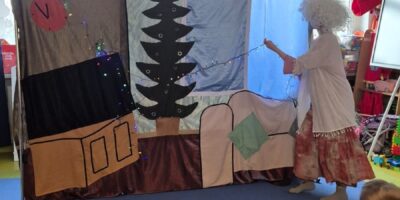 Teatrzyk „Opowieść Wigilijna” w naszym przedszkolu!