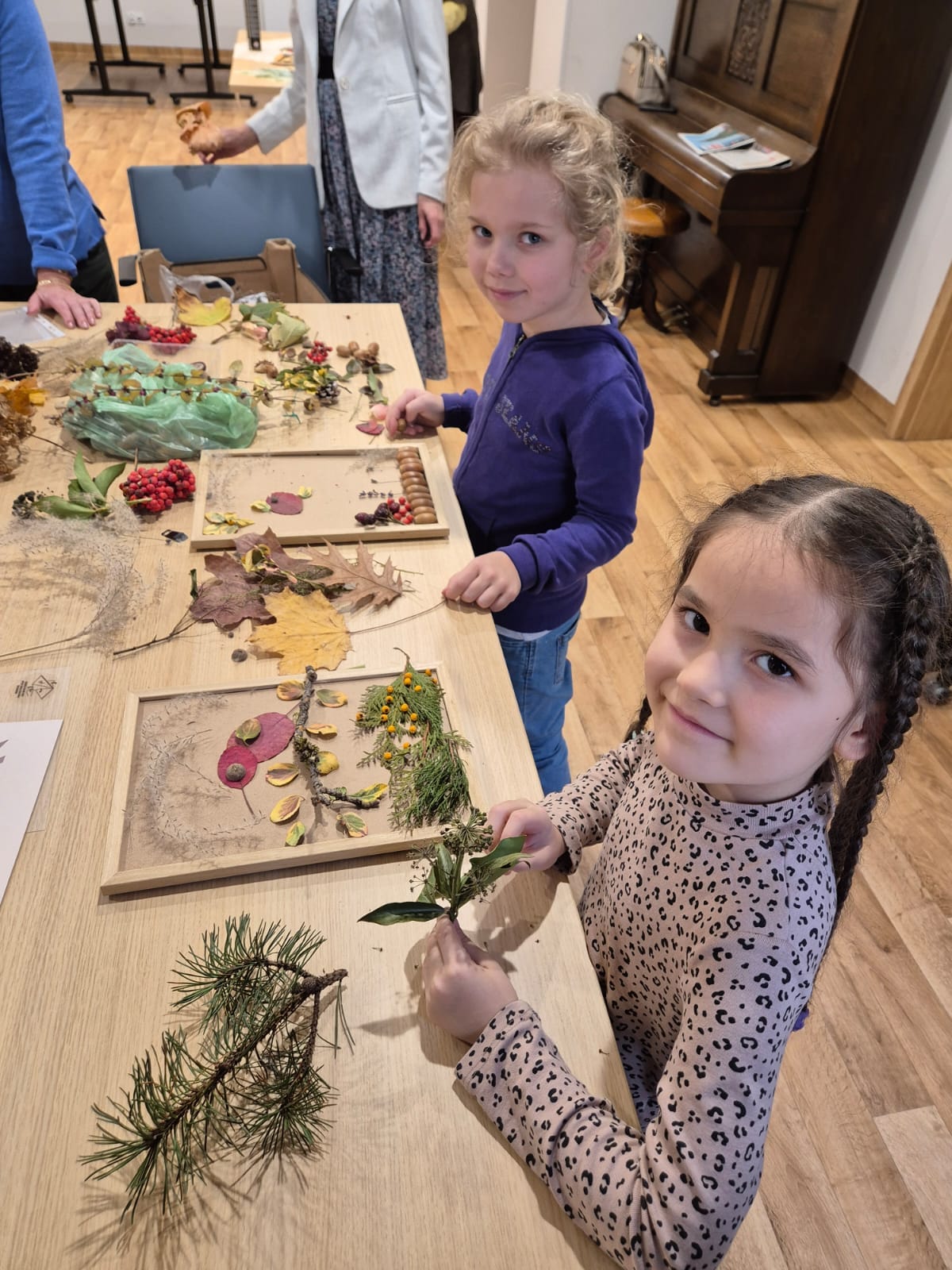 Międzypokoleniowe malowanie obrazów – nasze starszaki w akcji!