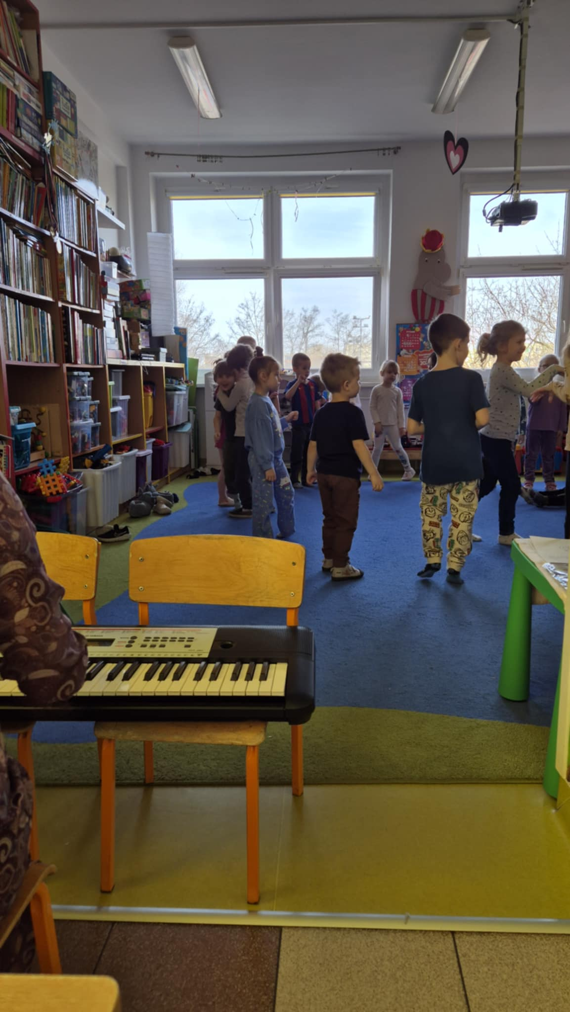 Rytm i zabawa – muzyczne spotkania z Panią Kingą!